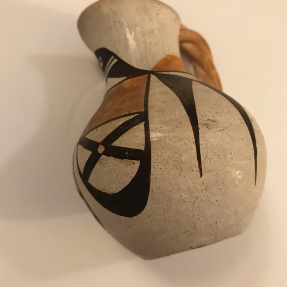 Acoma N.M. Pitcher/Vase Vintage - Picture 6 of 15